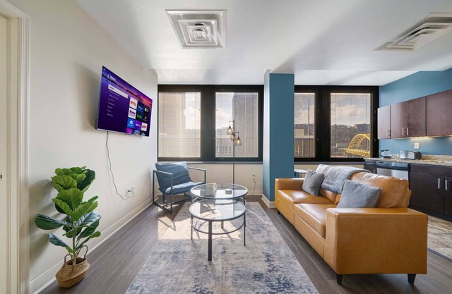 Cozy Chic | Wonderfully Located | 24/7 Onsite Parking Free Gym + Terrace
