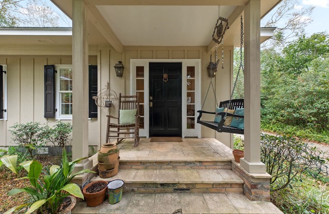 Downtown Fairhope Cottage just minutes from shops, restaurants, & bay