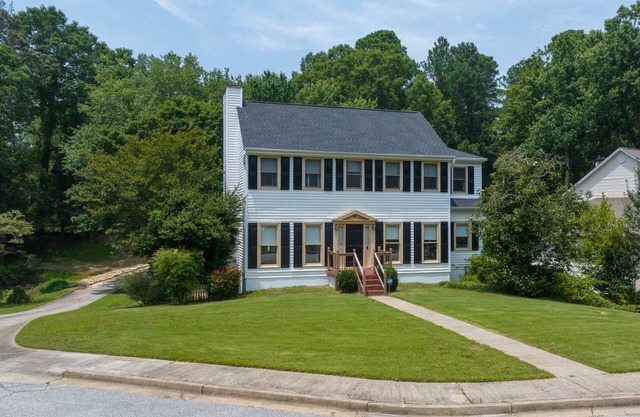 Downtown Gainesville Home | 14 Night Min Great for Family Visits, Corporate Stays & Traveling Nurses