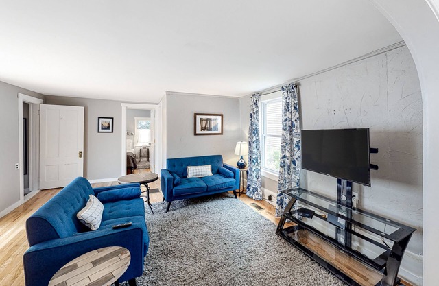 Appartement au centre-ville avec cuisine complète - à pied de la plage / du port, 2 chiens OK!