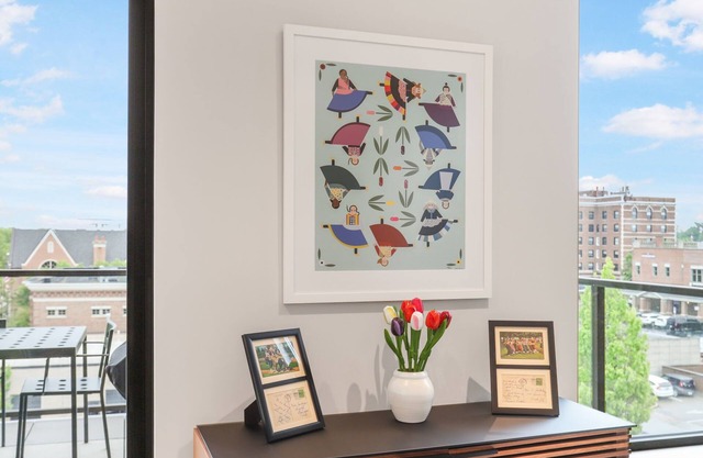 Downtown Holland Getaway - Modern Luxury Condo