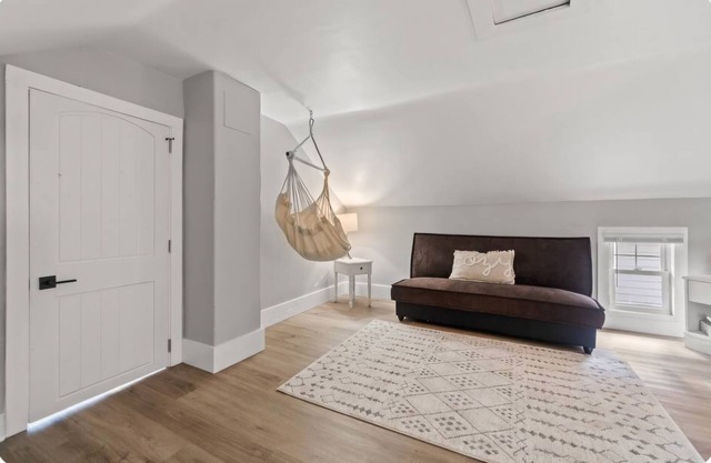 Downtown home next to park! 2 bedrooms and 2 living rooms!