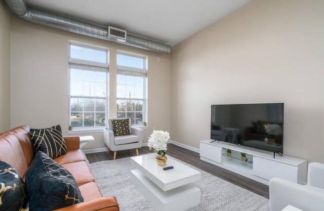 Downtown INDY Private Bedroom - Shared