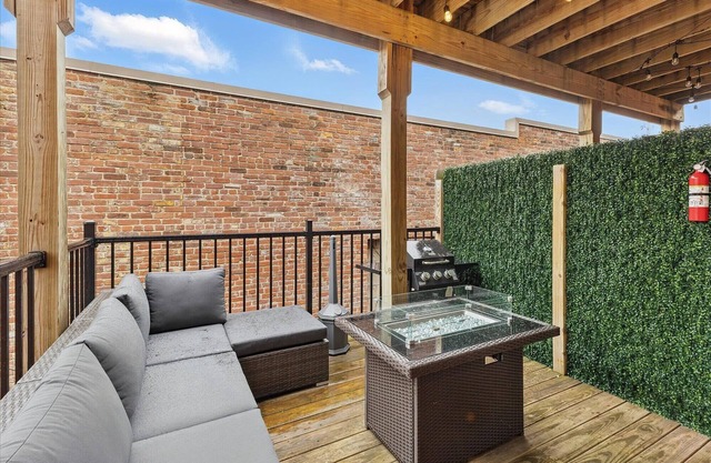 Downtown Indy with Fire Pit and Free Parking