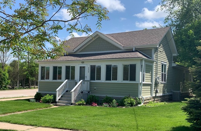 Downtown Lake Geneva Sleeps 14