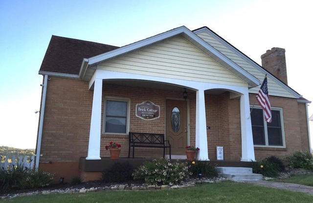 DeFlorin Brick Cottage Inn, Great Hermann View, navette gratuite et petits-déjeuners gratuits