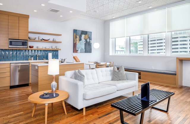The Sinclair: 202: MODERN URBAN LUXE: UNE NOUVELLE RÉSIDENCE CONTEMPORAINE DE QUALITÉ