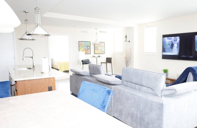 DOWNTOWN LUXURY SPACE