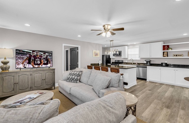 Modern Living | Heart of Downtown | Opulent Design