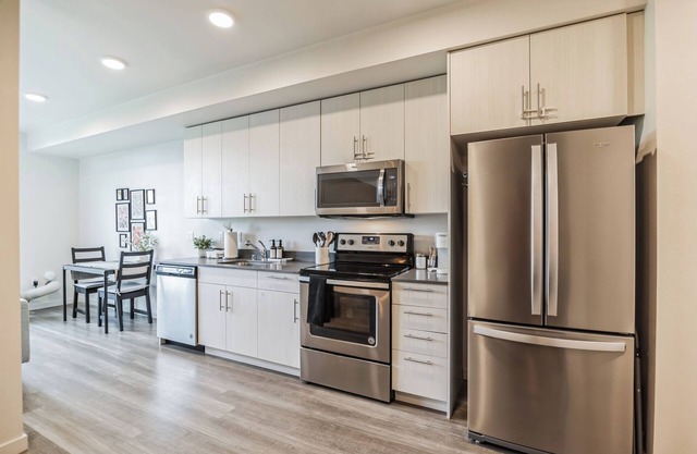 Downtown Redmond Apartment- 94 walkscore