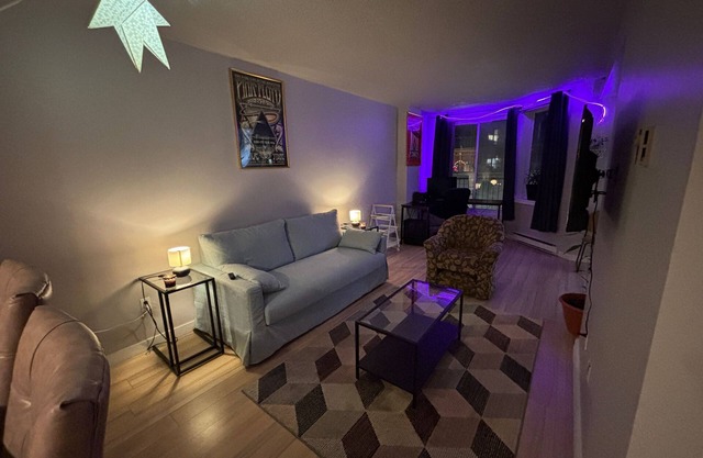 Downtown Retreat – Studio + included parking