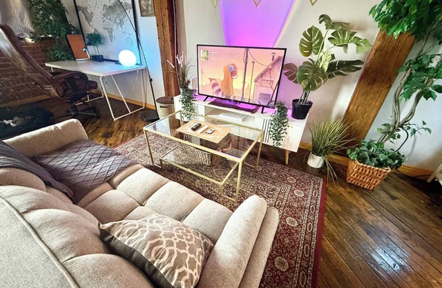 Downtown: River’s Edge Industrial Loft
