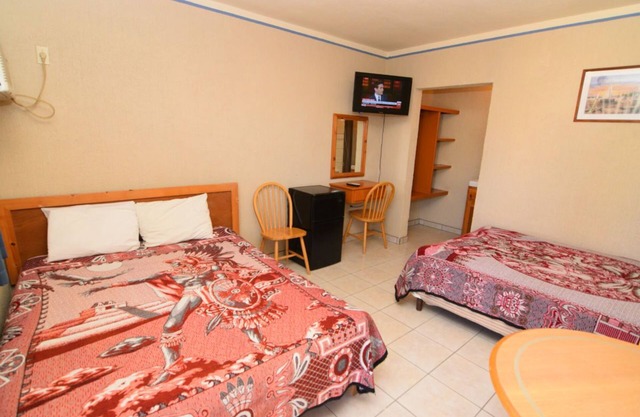 Downtown San Felipe Studio 2 FREE WIFI AND CABLE TV