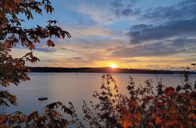 Downtown Silverdale Waterfront Home!