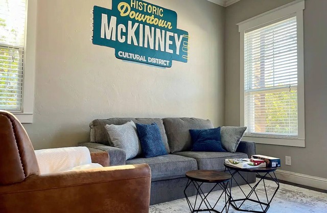 Park View Serenity, walk downtown, across park