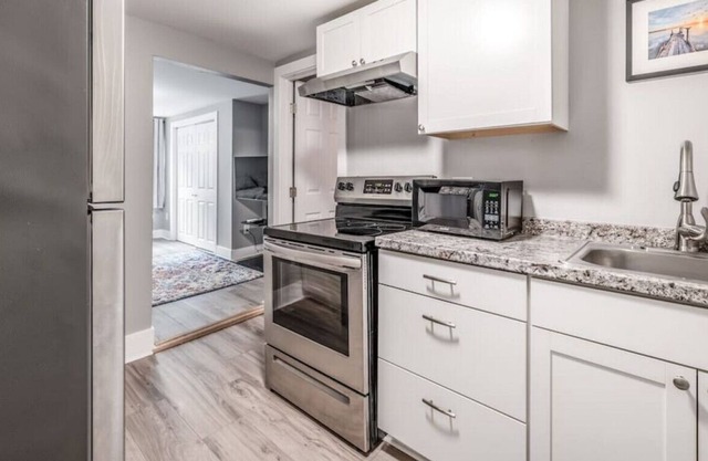 Downtown Studio | Close To River & Restaurants