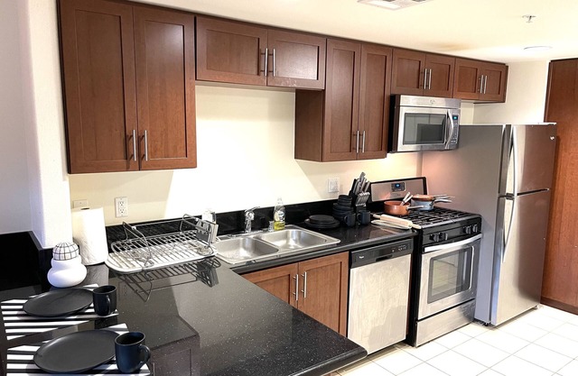 Downtown Studio near Staple Center and LA Live