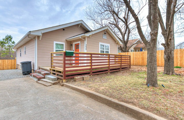 Downtown Sunny Craftsman
