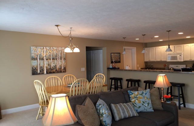 Downtown Traverse City Condo, à proximité des commerces, de la nourriture, des loisirs, des plages.