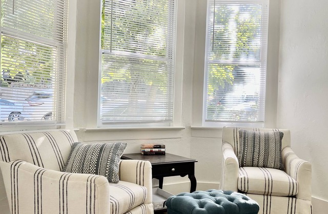 Downtown Updated Craftsman, Pet Friendly
