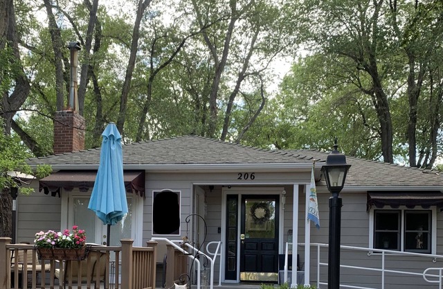 Downtown Westside Cottage