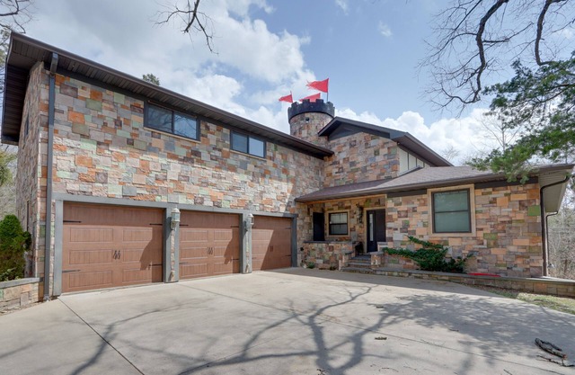 'Dragon Castle' w/ Secret Passage, Dock, & Hot Tub