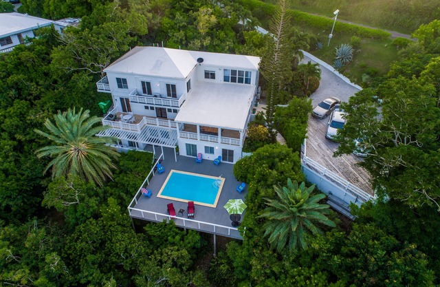 Dragonfly Family Home! 1-mile from Cane Bay Beach!