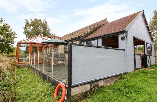 Dragonfly Lodge, WHINBURGH