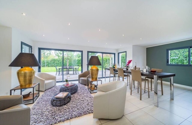 Dream 5BD Villa for Families / Geneva Centre 14KM
