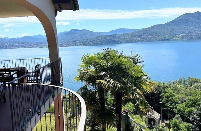 Traumblick Über den Lago Maggiore