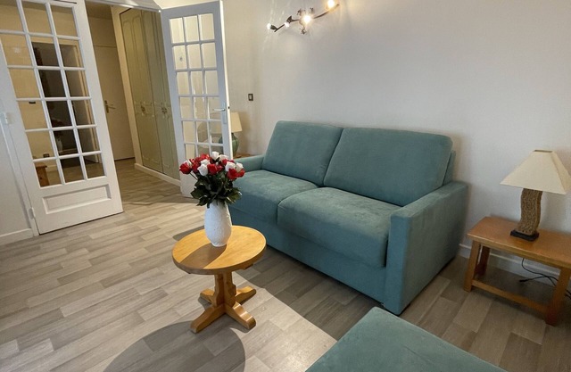 Emplacement de rêve pour cet appartement plein centre de brides les bains