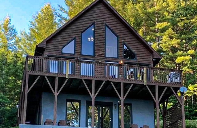 Limited-Time April Deals—Your Dream Getaway at Dream Mountain Delight