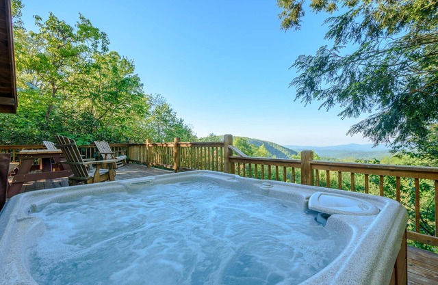 2BR, bain à remous, grandes vues, baignoire jacuzzi, gril à gaz, Mins à souffler Rock, Boone, BR Parkway, tyrolienne