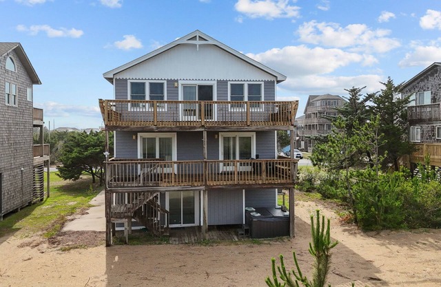 Dream Oceanfront Getaway with Private Hot Tub, Full Kitchen, and WIFI | 5BR