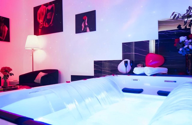 Dream Room | Jacuzzi, Sauna, Lit à eau