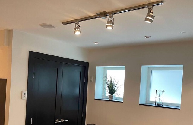 Dream Suite in Central Lonsdale