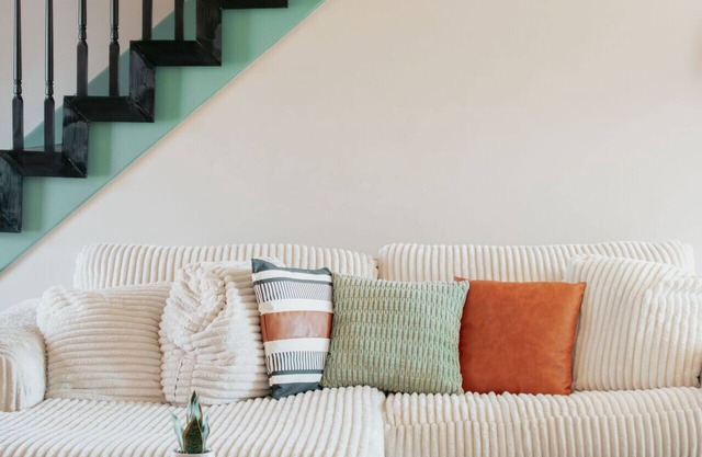 Dreamcatcher Cottage Boho Charm & King Bed Comfort