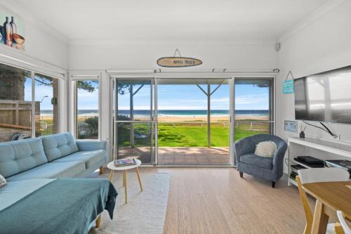 Dreamy 3-Bed Oceanfront Avoca Beach House