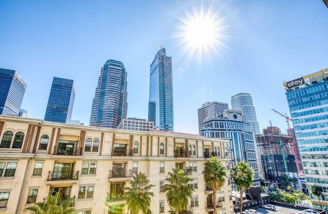 Dreamy Downtown 1BR w/ Pool, Gym & W/D near Staples Center, by Blueground