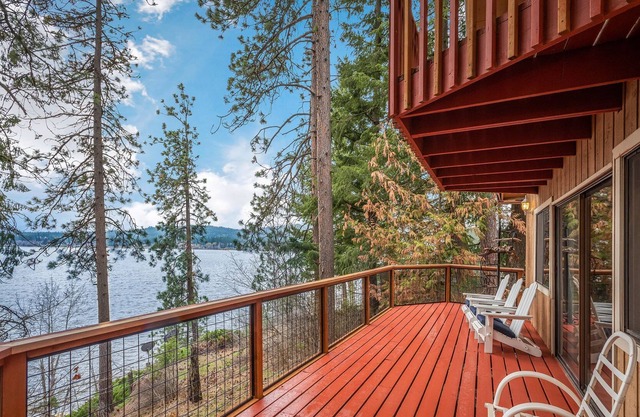 Dreamy Fully Renovated Lake House