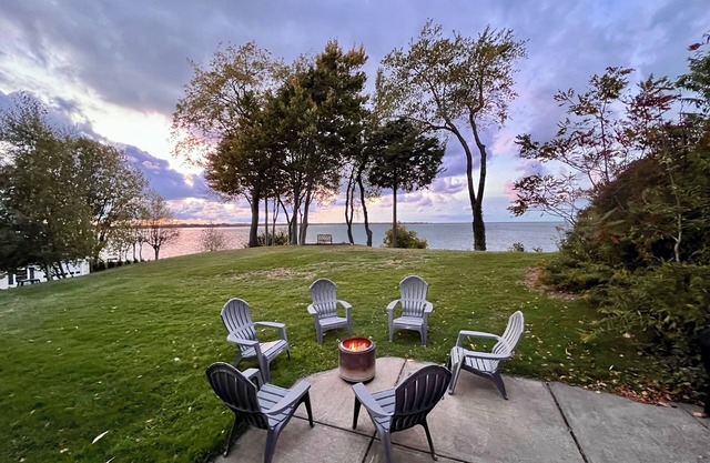 Dreamy Lake House - Erie, PA
