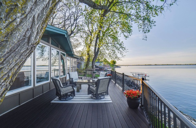 Dreamy Lake Poinsett Cabin w/ Deck, Dock & Views!