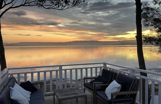 Retraite de rêve au bord du lac et couchers de soleil