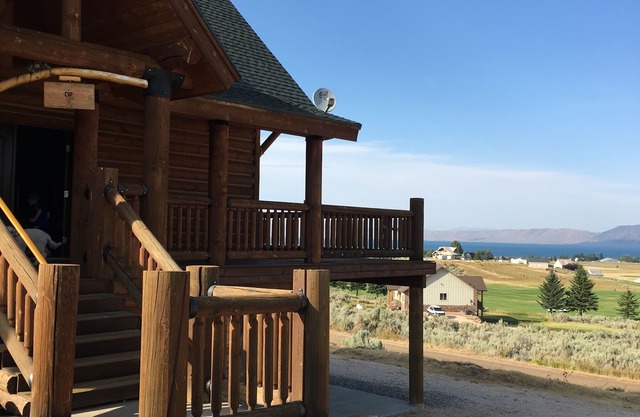 Cabane en rondins de rêve à Bear Lake. Vues spectaculaires, très bien situé, escapade calme.
