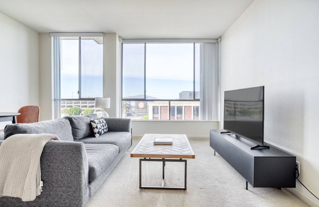 Dreamy North Beach 1BR w/ Gym & Pool, near TJ + MUNI, by Blueground