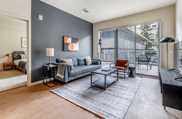 Dreamy Oakland 2BR w/ Gym, walk to Restaurants & Shops, by Blueground