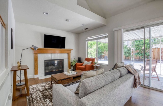 Dreamy San Jose 3BR w/ Backyard, near Houge Park & Hikes, by Blueground