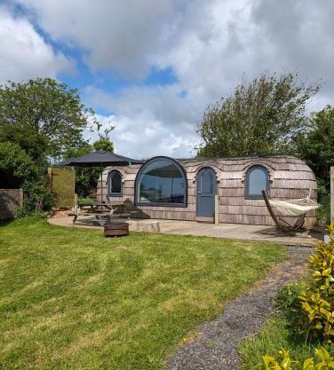 Dreckly cabin - Lydcott Glamping with Cornish sea views