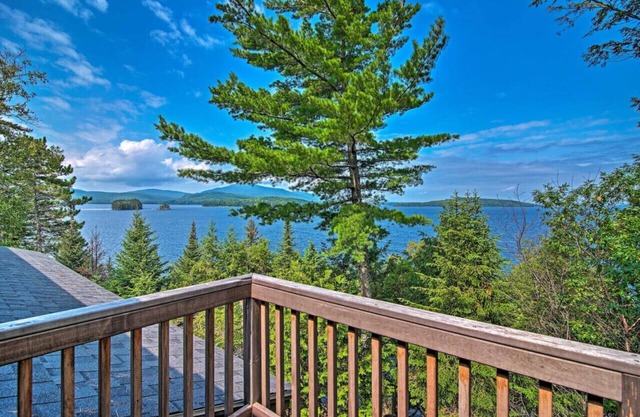 Drew North · 2-Acre Lakefront Haven | Dock, Kayaks, Guest House