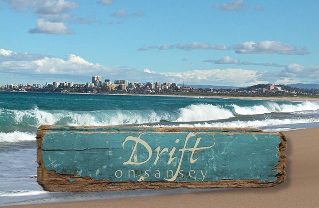 Drift - Maison inspirée de la plage rétro artistique